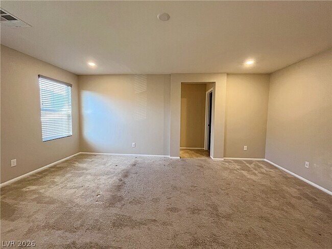 Building Photo - 5587 Lushan St