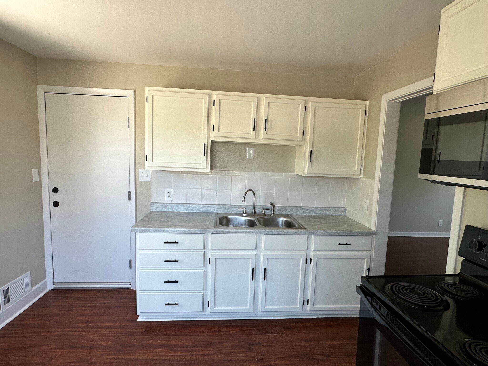 Building Photo - 1463 W Arapahoe Ave