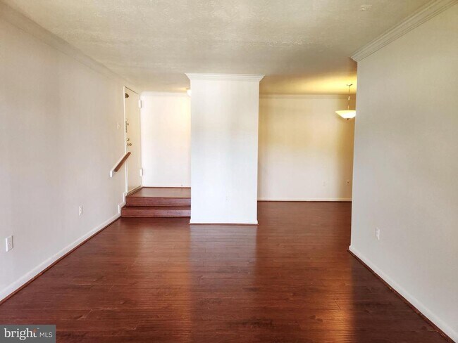 Building Photo - 7919 Mandan Rd