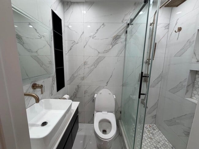 Building Photo - 202 48th St