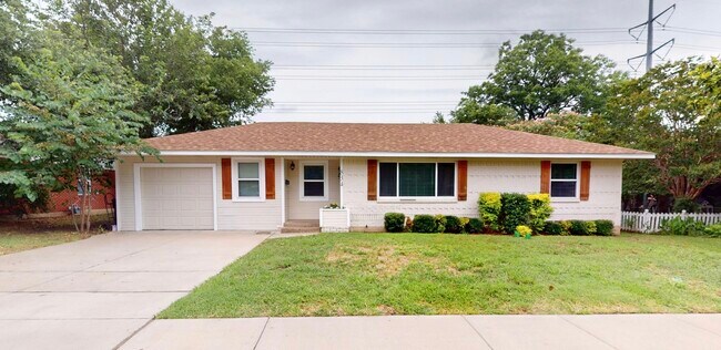 Primary Photo - 834 Inwood Dr