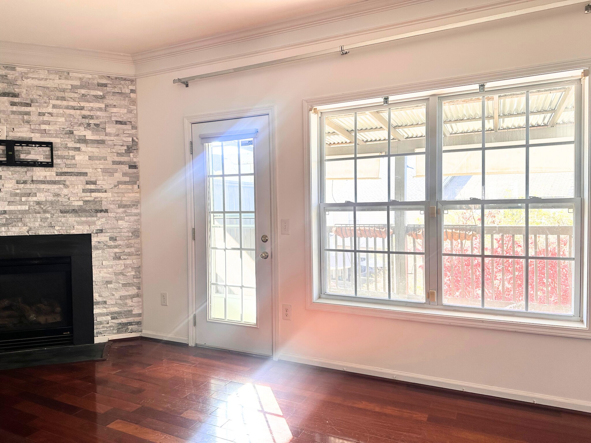 Building Photo - 307 Savoy Ct