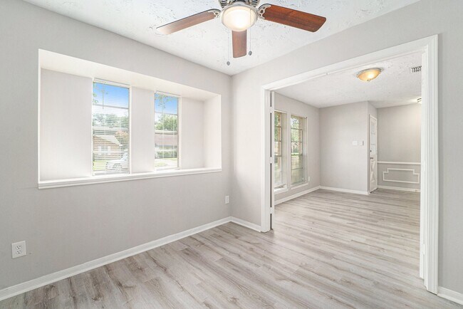 Building Photo - 23235 Earlmist Dr