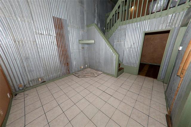 Building Photo - 808 W Coffin St