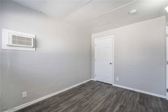 Building Photo - 2104 White St