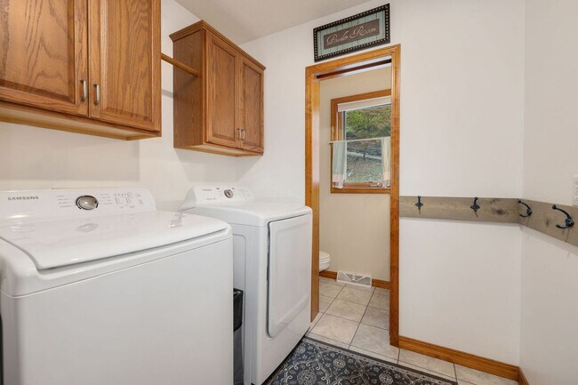 Building Photo - 814 County Rd 1524