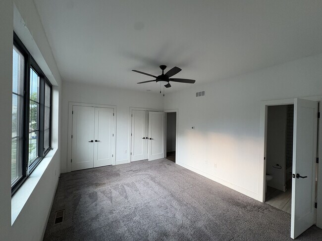 Building Photo - 351 Loeffler Ave