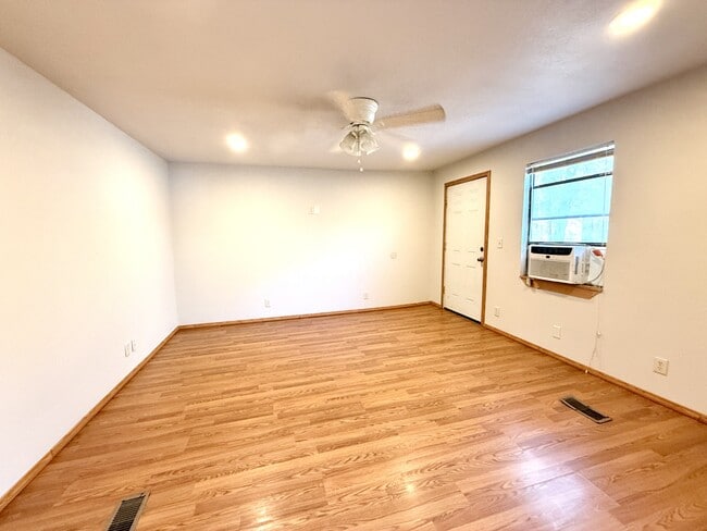 Building Photo - 90 White Tail Ln