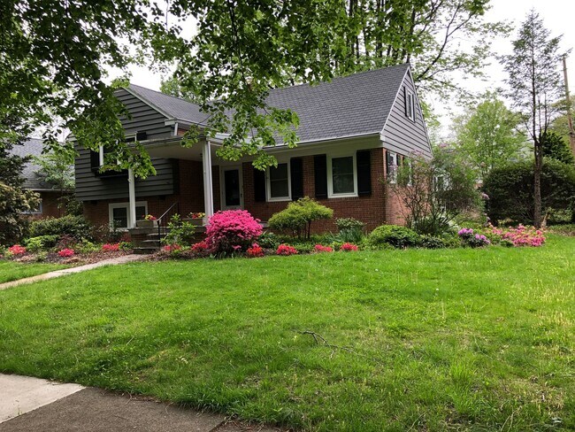 Building Photo - Wyomissing Schools Rental