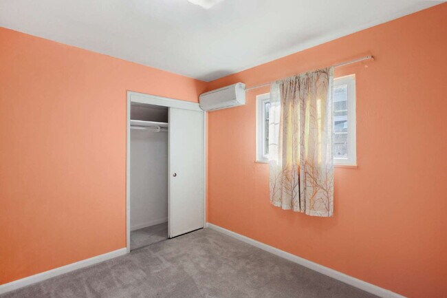 Building Photo - Old East Davis Rental with Spacious Yard, Bonus Room & Easy Bike Access to UC Davis