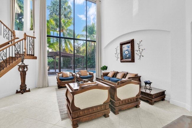 Building Photo - 10703 Versailles Blvd