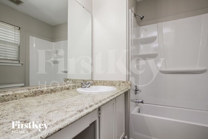 Building Photo - 3400 Fernstone Cir