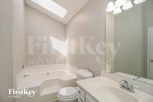 Building Photo - 7089 Avenbury Cir