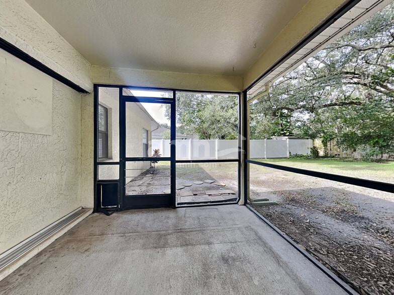 Building Photo - 234 Bryan Oak Ave