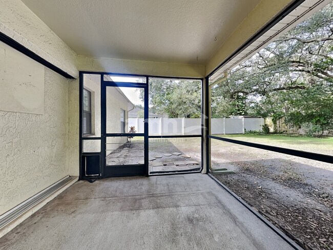 Building Photo - 234 Bryan Oak Avenue
