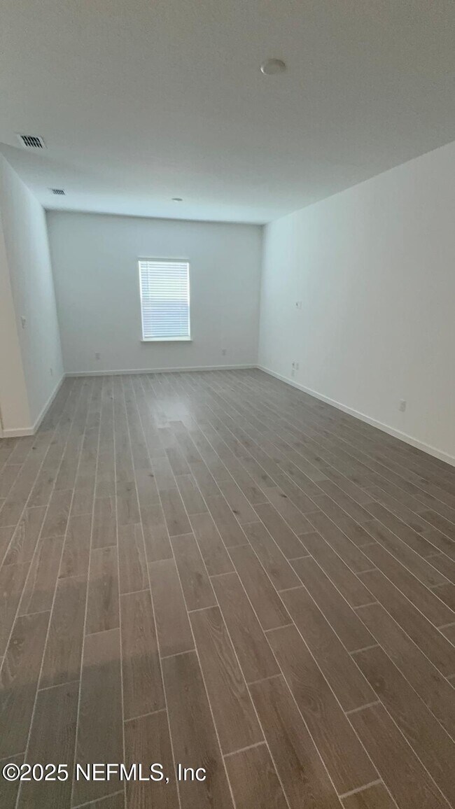 Building Photo - 3970 Silver Hay Ln