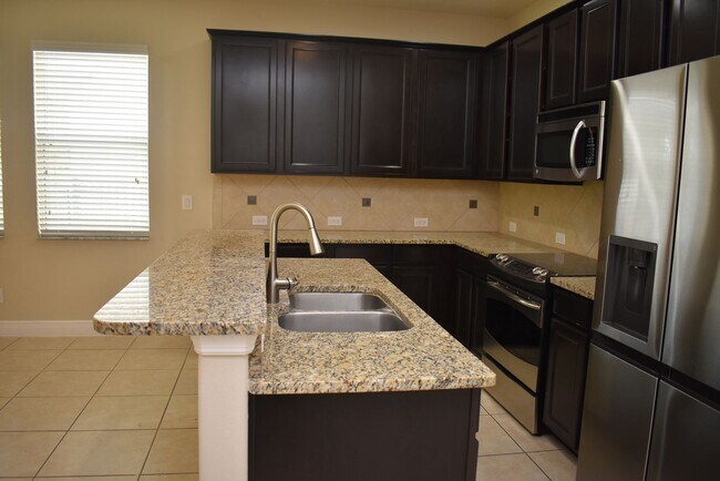 Building Photo - 5060 Creekside Park Ave