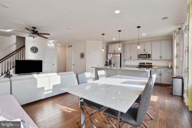 Building Photo - 24553 Rosebay Terrace