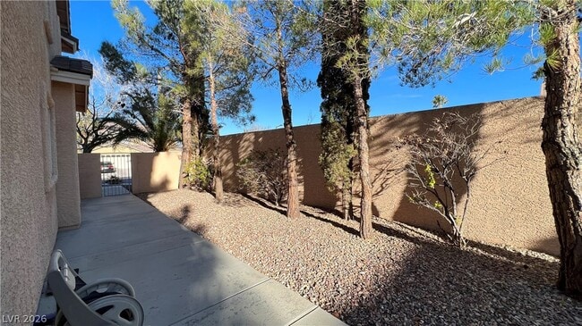 Building Photo - 10121 Oakmoor Pl