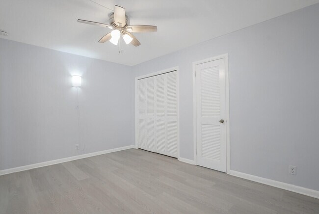 Building Photo - 112 Sandal Ln