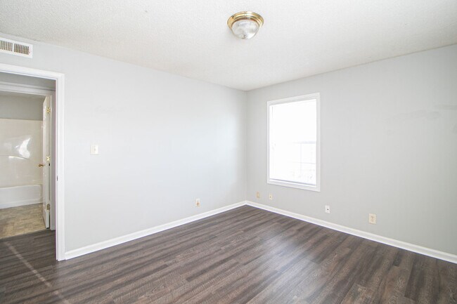 Building Photo - 145 Darlene Dr