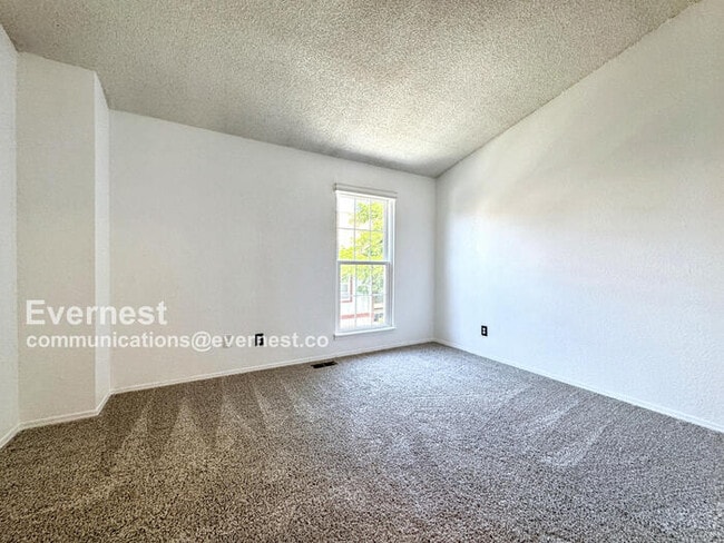 Building Photo - 12074 E Ford Cir
