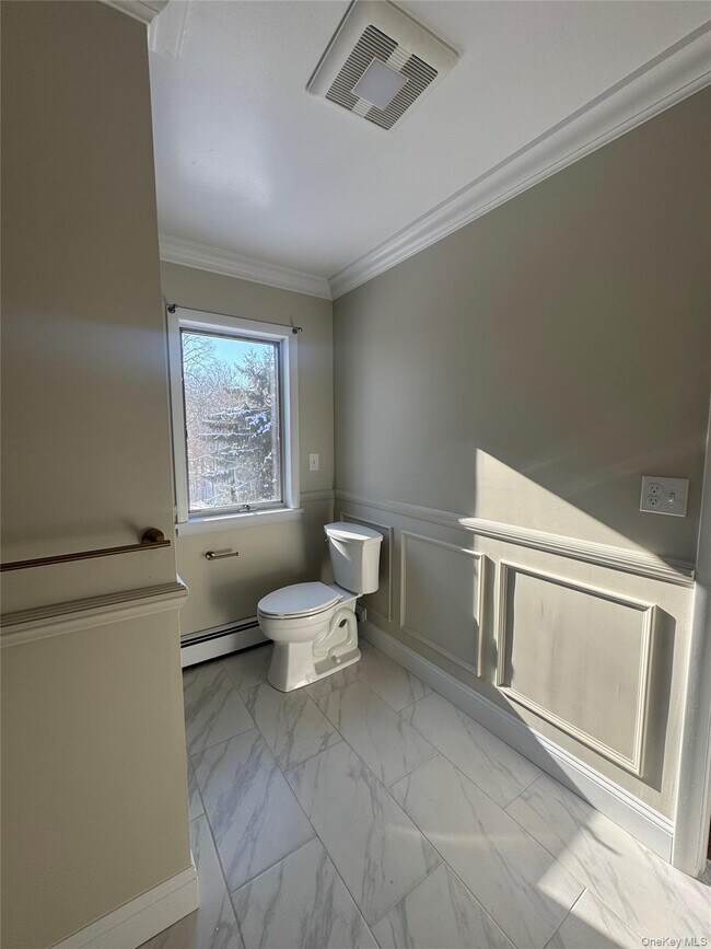 Building Photo - 28 Lakeview Dr