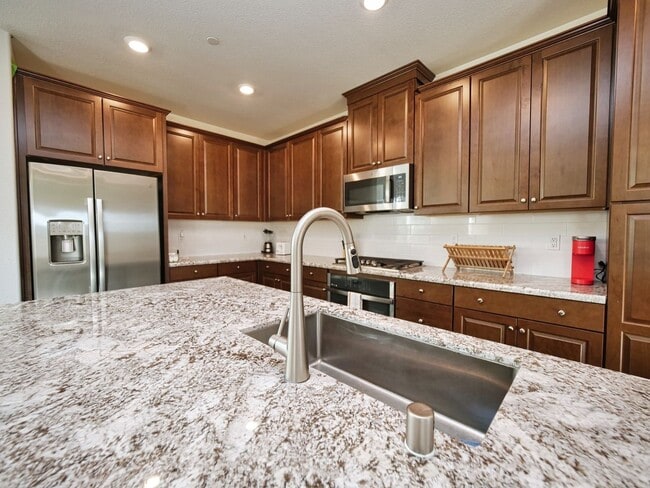 Building Photo - Modern Elegant 4BR 2.5 House in Sacramento