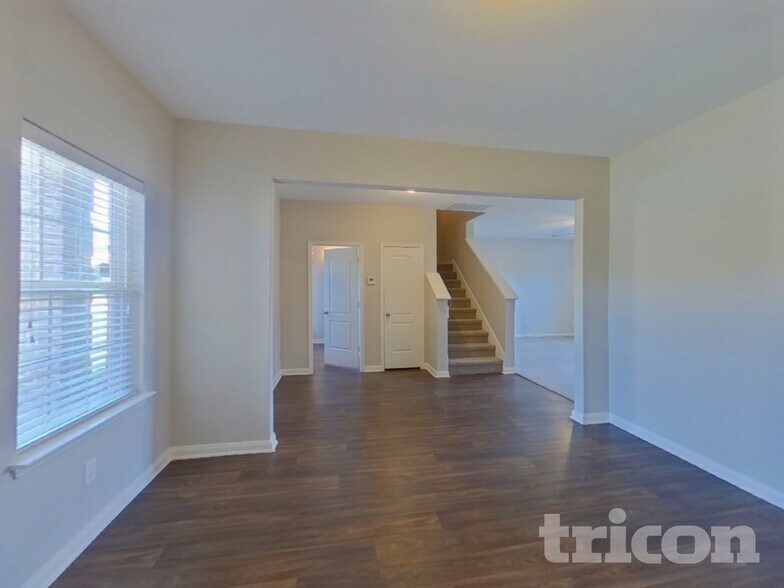 Building Photo - 1010 Stanwyck Ave