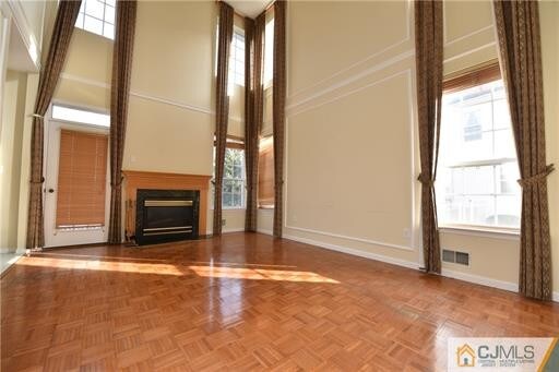 Building Photo - 9 Lisa Ct