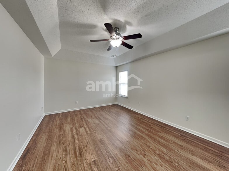 Building Photo - 1031 Sparrow Valley Way