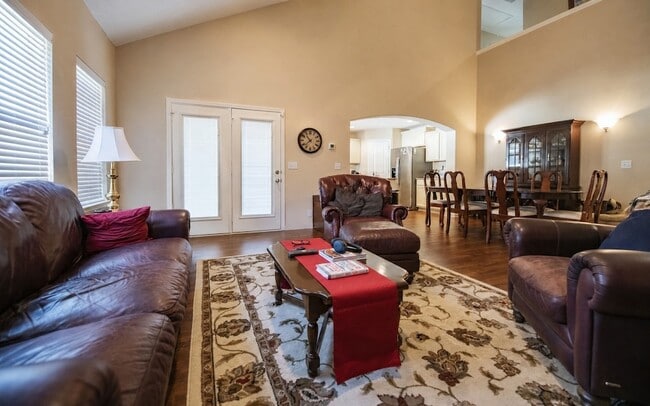 Building Photo - 4414 Sunday Silence Way