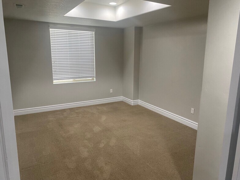 Building Photo - 224 W Bellano Way