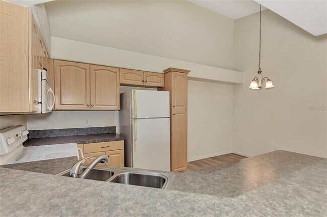 Building Photo - 400 Mirabella Cir
