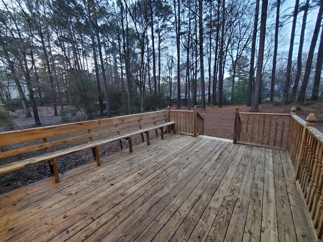 Building Photo - Great location and Schools