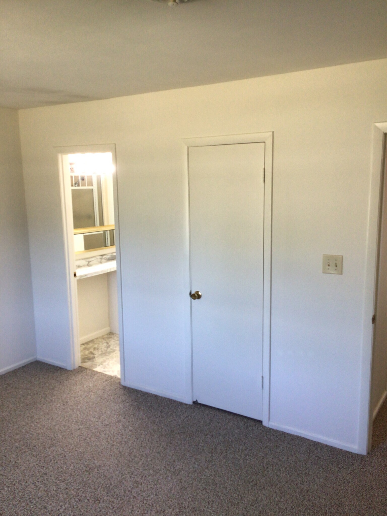 Building Photo - 2275 N Cable Rd