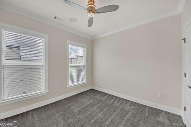 Building Photo - 860 Stonehill Ln