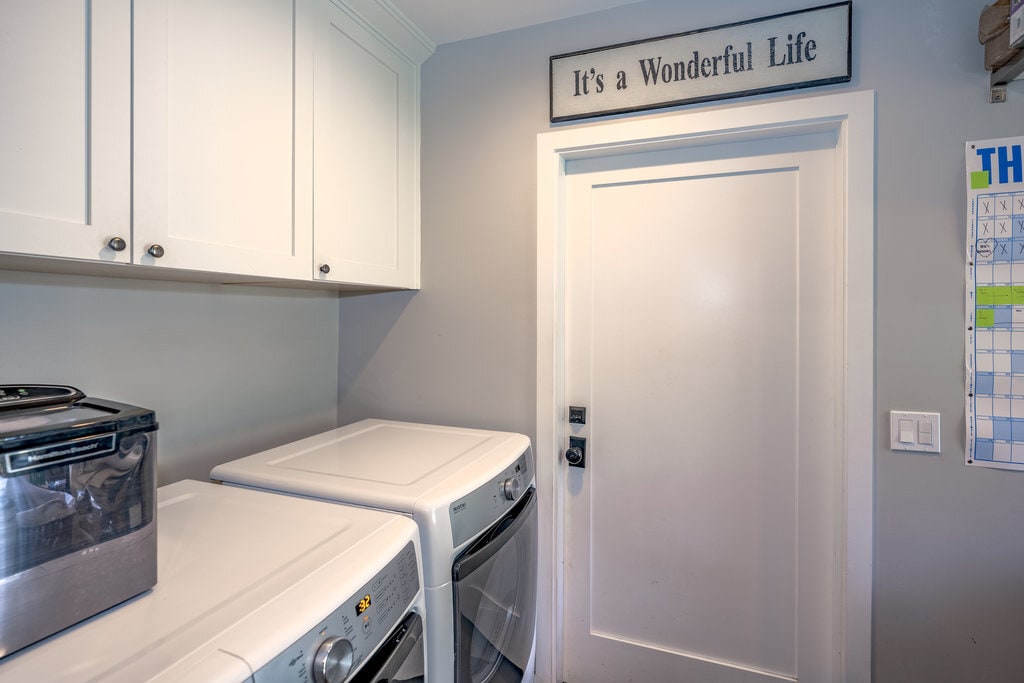 Building Photo - 2152 Grand Oaks Ave