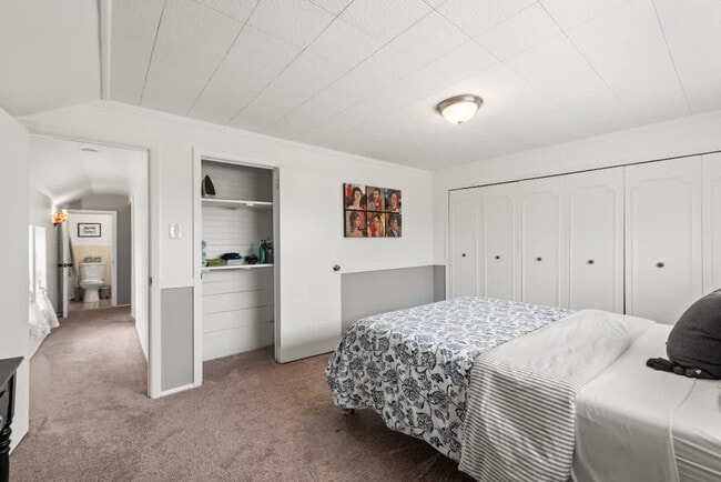 Building Photo - 3175 Rocky River Dr