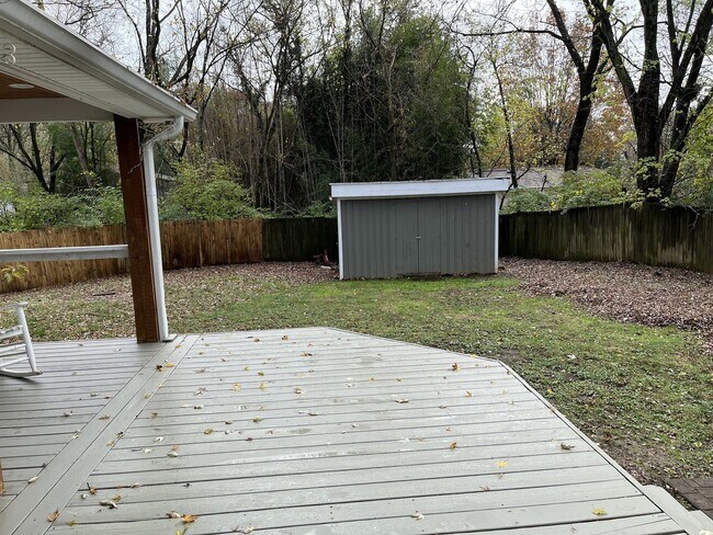 Building Photo - 232 New Sawyer Brown Rd