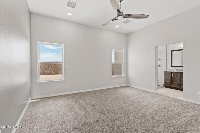 Building Photo - 913 Louisiana Downs Ave