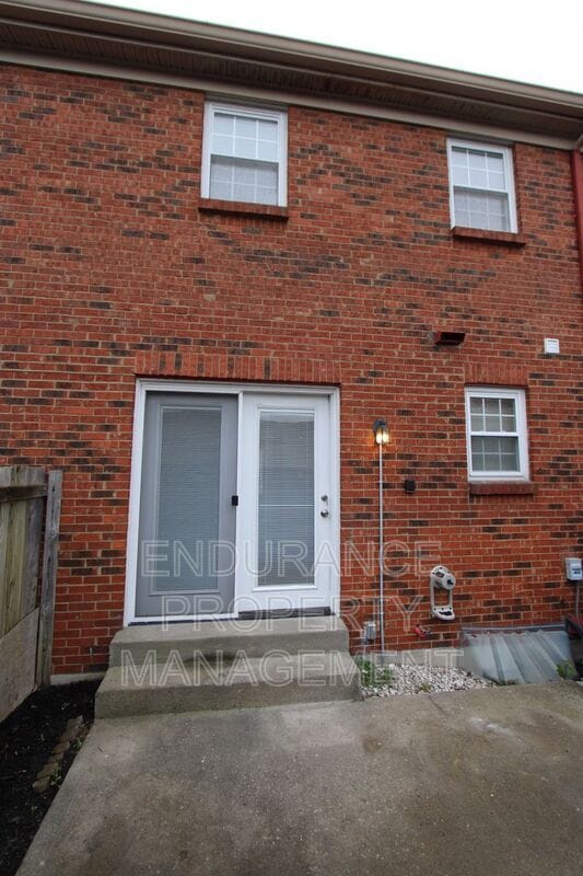 Building Photo - 3427 Sunbury Ln