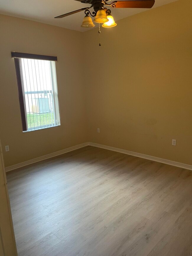 Building Photo - 5079 NW Fiddle Leaf Ct