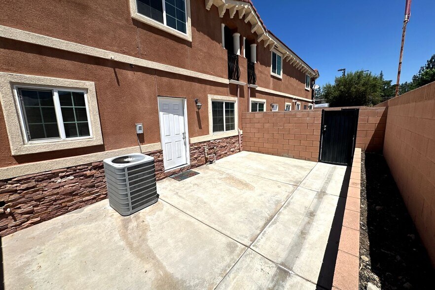 Building Photo - 17388 Valencia Ave