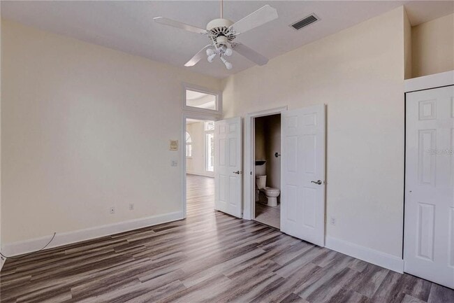 Building Photo - 2208 Hampstead Ct