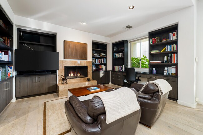 Building Photo - 40745 Morningstar Rd