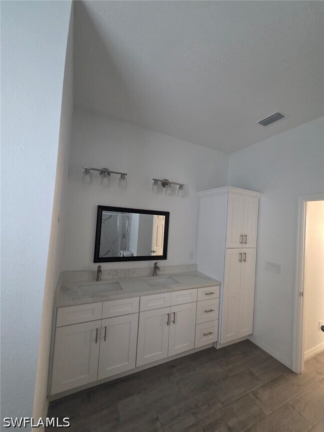 Building Photo - 14300 Kay Ln