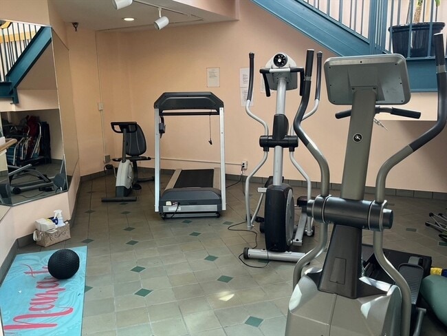 Building Photo - 750 Davol St