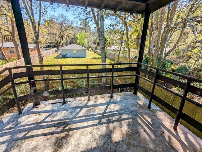 Building Photo - "Charming 3 Bed Duplex for Rent in Jacksonville, FL - Spacious, Convenient, and Ready for You!"