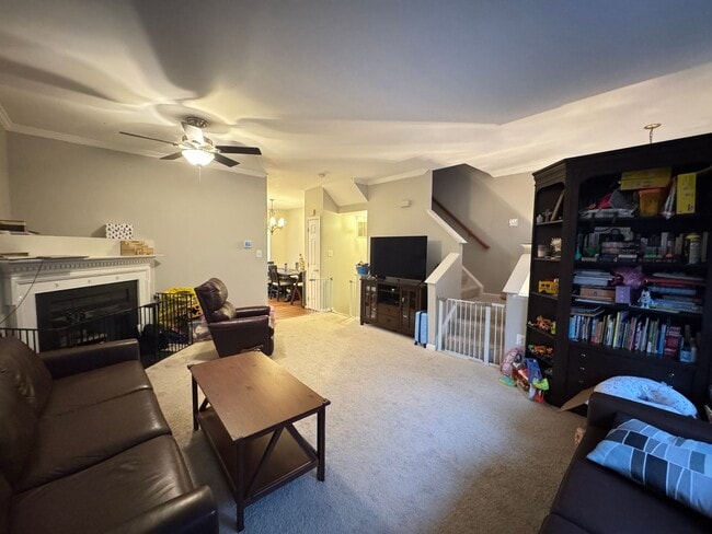 Building Photo - Stunning 3 Bed 2.5 Bath Home With Fenced Yard In Beautiful Harris Property